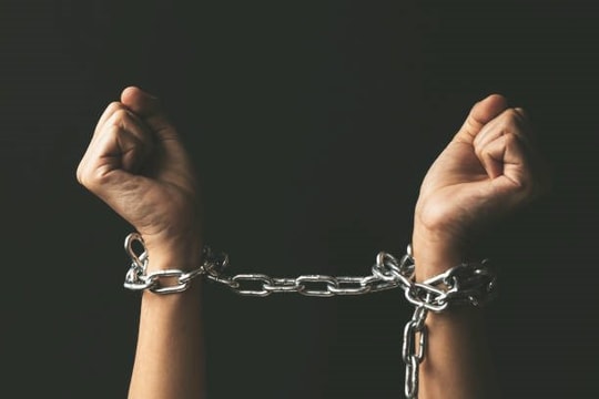 Bán xe điện là phụ, kinh doanh pin là chính: Lý do thật sự khiến thương hiệu Trung Quốc chấp nhận dìm giá sản phẩm xuống đáy