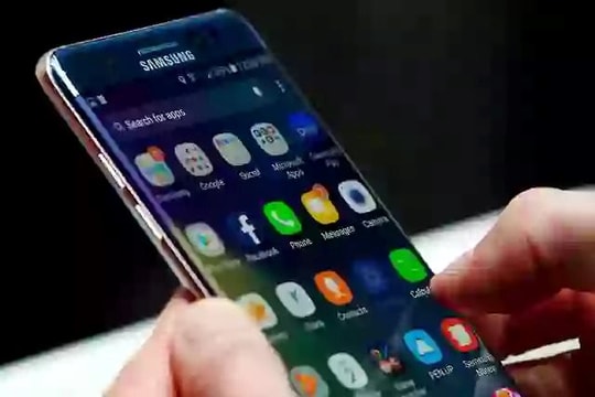 Đây có lẽ là mẫu điện thoại khổ nhất của Samsung: 10 năm rồi lại bị mang ra "bêu xấu" cho thiên hạ bàn tán
