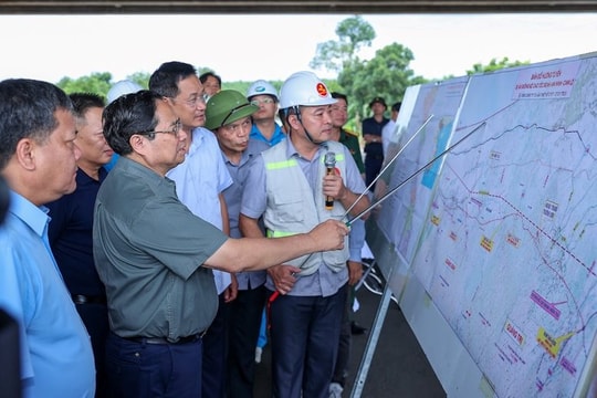 Thủ tướng yêu cầu về đích sớm 3 dự án cao tốc, sân bay, cảng biển tại Quảng Trị