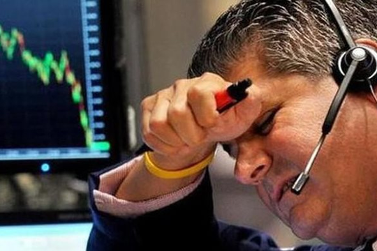 Khối ngoại bất ngờ bán ròng nghìn tỷ trong ngày VN-Index lập đỉnh lịch sử, cổ phiếu nào bị "xả" mạnh nhất?