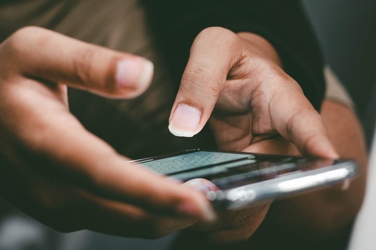 Hà Nội: Con trai tin lời người lạ đòi chuyển 250 triệu đồng, người bố lập tức báo Công an