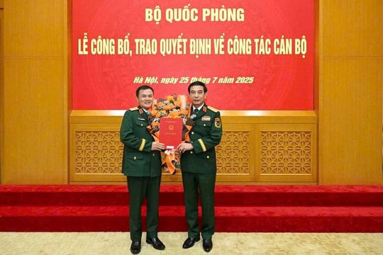 Chủ tịch kiêm Tổng giám đốc Viettel Tào Đức Thắng được thăng quân hàm Trung tướng 
