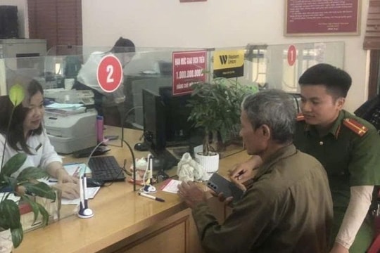 Nhận yêu cầu rút toàn bộ tiền tiết kiệm của cụ ông Hải Phòng, nhân viên Agribank lập tức mời Công an đến giải quyết
