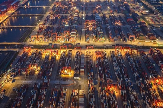 Trung Quốc cố thoát khỏi 'cơn nghiện sản xuất': Dư thừa nhà máy đạt mức báo động, cơn sốt hàng giá rẻ bắt đầu gây hệ lụy 