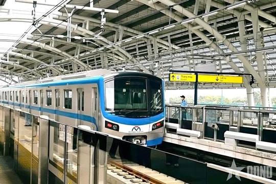 Một 'người quen' của tỷ phú Trần Đình Long muốn đầu tư nhà máy 850 triệu USD sản xuất pin lithium-ion, công nghệ liên quan đến tàu điện... tại Tp.HCM