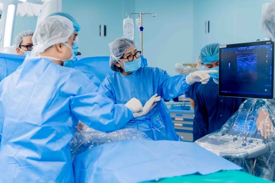 Lần đầu tiên tại Việt Nam, bệnh viện của tỷ phú Phạm Nhật Vượng làm được điều này