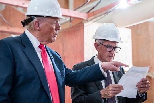Ông Trump nhận “cơ hội bất ngờ” để sớm cải tổ FED khi một thống đốc bất ngờ từ chức