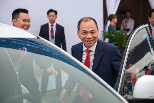 Vingroup của ông Phạm Nhật Vượng đang có lượng tiền nhiều chưa từng thấy: Tiền nhiều như núi là có thật!