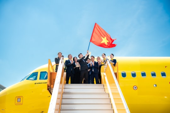 Vietravel Airlines đón thêm tàu bay Airbus thứ 2, cổ phiếu gia đình bầu Hiển tăng kịch trần