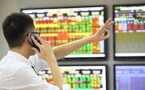 2 kịch bản cho VN-Index trong tháng 8