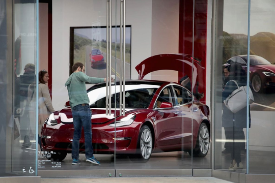 Tesla nhận phán quyết gây chết người: Elon Musk điêu đứng, tương lai robottaxi tự lái vỡ vụn 
