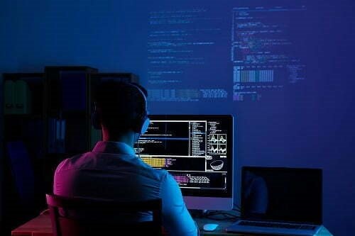 Thách thức lớn khi AI bùng nổ, kỹ sư công nghệ Ấn Độ lại sẵn sàng làm việc với mức lương thấp hơn 20% so với nhân sự Việt Nam