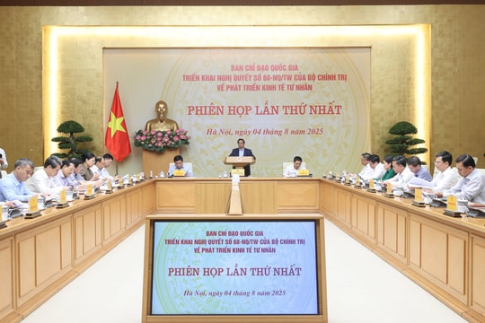 Thủ tướng Phạm Minh Chính: Hành động quyết liệt hơn để tạo động lực và  xu thế phát triển kinh tế tư nhân