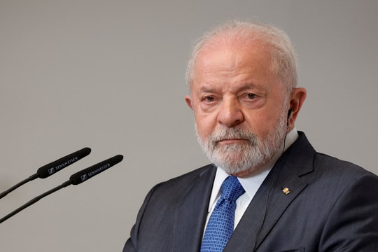 Tổng thống nước chủ tịch luân phiên BRICS tuyên bố không “hạ mình” để nói chuyện thuế quan với ông Trump, chuẩn bị điện đàm với Nga, Trung Quốc để tìm sách lược ứng phó