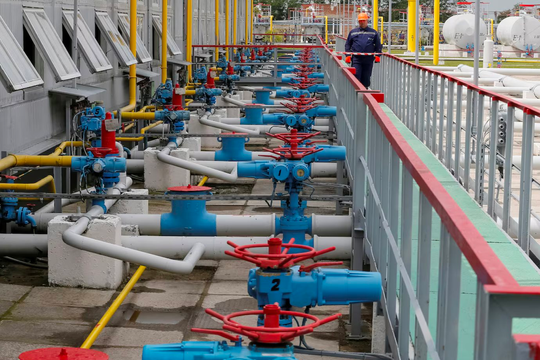 Dự trữ khí đốt của Ukraine xuống mức thấp nhất trong hơn 1 thập kỷ, chỉ còn hơn 30% trong khi mùa đông khắc nghiệt đang đến gần