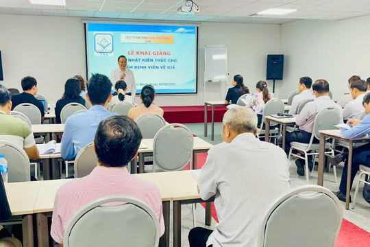 Khai giảng khoá cập nhật kiến thức nghiệp vụ thẩm định giá CN2025.14 tại TP.HCM