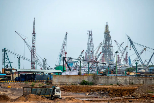Ngừng mua dầu Nga nhưng quốc gia BRICS chưa 'thoát kiếp nạn' bị Mỹ áp thuế 50%: Vẫn nhận hàng chục nghìn 'tàu bóng tối', có thể thổi bùng cơn giận của Washington