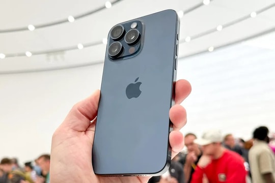 Cây bút công nghệ: "Dùng iPhone 15 Pro Max được một năm, tôi quyết định sắp tới không mua iPhone mới nữa"