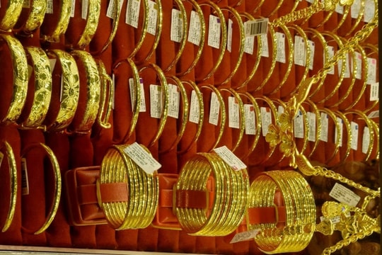 Giá vàng nhẫn, vàng SJC hôm nay 13/8 biến động ra sao?