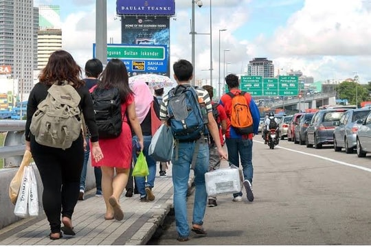 Người dân nước ASEAN giàu gấp 3 lần Việt Nam đang mắc nợ gần 400 tỷ USD