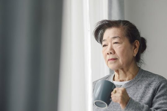 Có 3 con, cụ bà vẫn không cho ai thừa kế tài sản, viết cái tên bất ngờ vào di chúc, hưởng trọn 73 tỷ đồng
