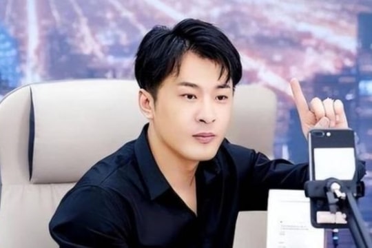 Một ông 'vua livestream' ngã ngựa vì dính bê bối bán băng vệ sinh kém chất lượng, mất tất cả sự nghiệp 