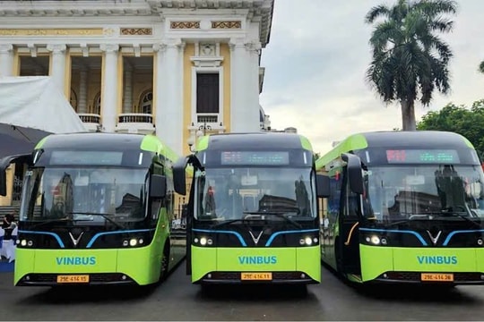 Tuyến buýt điện đặc biệt mới khai trương của tỷ phú Phạm Nhật Vượng sẽ miễn phí chở người dân tới những điểm du lịch nào?