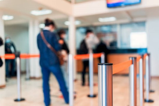 Làn sóng ngân hàng ồ ạt đóng cửa hàng nghìn chi nhánh: Dấu chấm hết cho những phòng giao dịch truyền thống