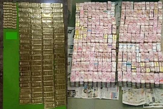 Đột kích cơ sở của giám đốc công ty xây dựng đường bộ và cao tốc, tịch thu kỷ lục 494 tỷ đồng chất đống như gạch, 100 kg vàng ròng trị giá 280 tỷ đồng