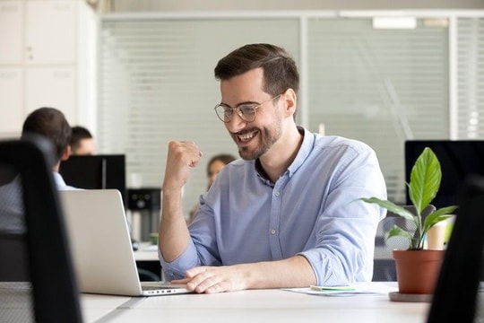 Phân tích cơ bản cho người mới: Ý nghĩa và ứng dụng chỉ số PE, PB cho nhà đầu tư chứng khoán
