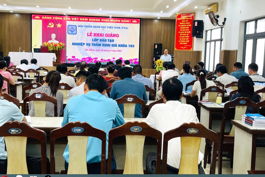 VVA tổ chức khai giảng khóa đào tạo thẩm định giá K163 tại Đà Nẵng