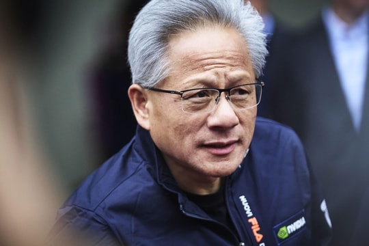 Niềm vui “ngắn chẳng tày gang”: Jensen Huang chưa kịp mừng vì Mỹ mở cửa cho bán chip sang Trung Quốc thì lại bị Bắc Kinh chặn đường