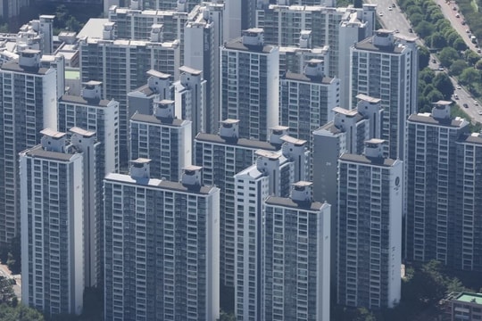Hơn 100.000 căn nhà nằm trong tay người ngoại quốc khiến giá BĐS vượt sức chịu đựng, người dân chỉ có thể đi thuê: Siêu cường châu Á ra lệnh khẩn!