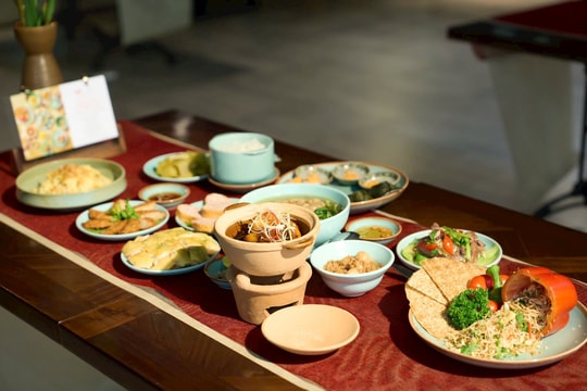 Menu “đặc biệt” tại nhà hàng 3 lần liên tiếp được Michelin vinh danh: Là Bữa cơm tết Độc lập, tự hào tình yêu nước qua từng món ăn