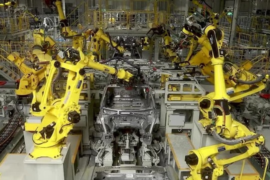 Bên trong nhà máy robot của Hyundai: Sản xuất 500.000 xe điện và hybrid mỗi năm, 750 robot, hàng trăm xe tự hành hoạt động suốt ngày đêm