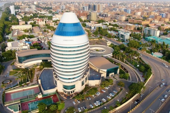 Đây là quốc gia có mức nợ cao nhất thế giới, vượt 250% GDP, tăng trưởng âm
