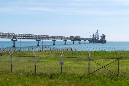 Nga và Mỹ có động thái không ngờ: Moscow mở đường cho phương Tây quay lại dự án có công suất hơn 40 triệu tấn LNG và 250.000 thùng dầu/ngày, Washington ngỏ lời mua công nghệ độc quyền
