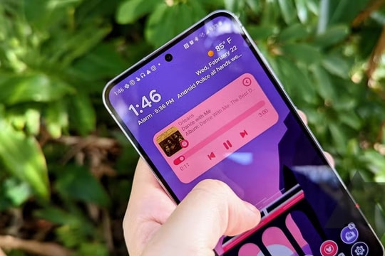 2 năm rồi tôi vẫn dùng mẫu điện thoại "đời Tống" này của Samsung: Cảm thấy thích hơn cả Galaxy S25 Ultra