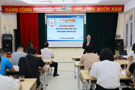 Hội Thẩm định giá Việt Nam tổ chức khai giảng 2 lớp cập nhật kiến thức nghiệp vụ thẩm định giá tại Hà Nội