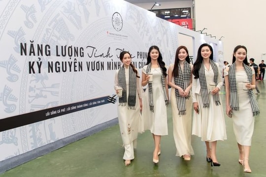 Các người đẹp Việt lan tỏa năng lượng tỉnh thức cùng Trung Nguyên Legend tại triển lãm A80