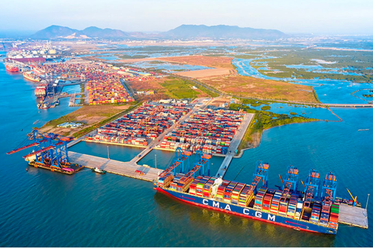 Nhờ lợi thế logistics, Việt Nam đang trở thành “thỏi nam châm” hút vốn đầu tư vào bất động sản công nghiệp