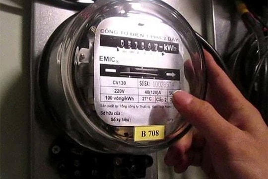 Hóa đơn tiền điện tăng cao bất thường, có nên lắp công tơ phụ để đối chứng?
