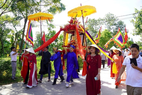 Ngôi đền độc đáo, hiếm có thờ hai Thượng đẳng thần là danh nhân bản xứ, được công nhận là di tích lịch sử - văn hoá