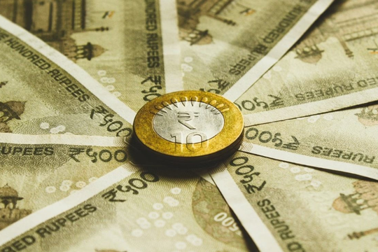 Tăng trưởng GDP đến 7,8% nhưng đồng tiền lại mất giá mạnh nhất Châu Á, chuyện gì đang diễn ra tại Ấn Độ?