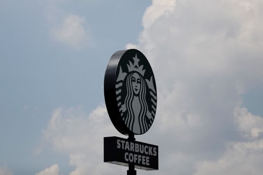 Starbucks mở chiến dịch tái sinh 'Back to Starbucks': 4 phút đã pha xong đồ uống, 95% đơn online giao đúng giờ 