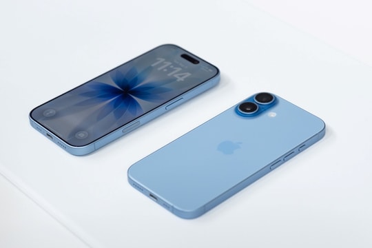 iPhone 17 nhận đặt trước, một nhà bán lẻ công bố trợ giá 4,5 triệu đồng 