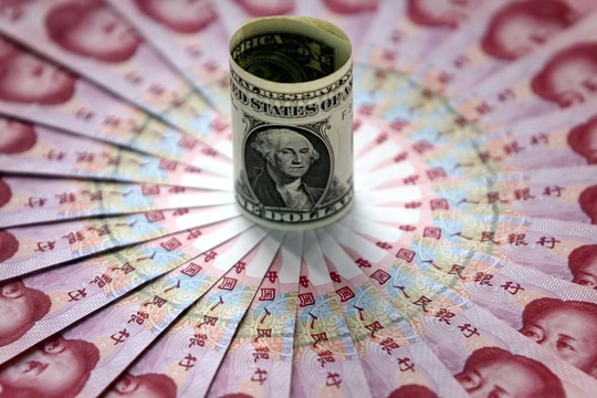 Đô la Mỹ suy yếu, nước chủ chốt BRICS tăng tốc ‘quốc tế hóa’ đồng nội tệ: Hoán đổi hơn 600 tỷ USD tiền tệ với hàng chục NHTW, lập hệ thống ‘đối đầu SWIFT với hơn 1.700 ngân hàng giao dịch