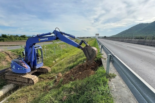 Nhanh chóng khắc phục sự cố xói lở trên cao tốc Vĩnh Hảo - Phan Thiết