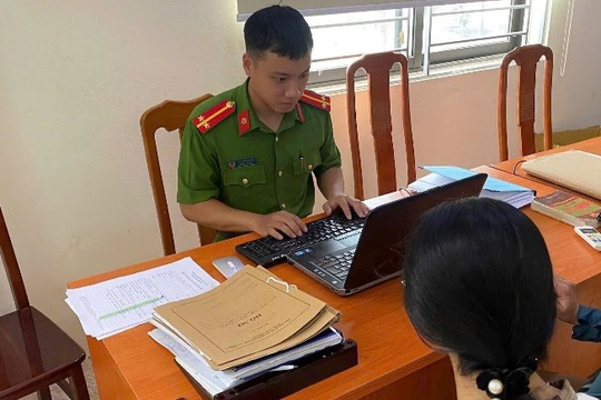 Nữ sinh 2007 gọi điện mẹ chuyển khoản 150 triệu đồng, 1 tiếng sau bị công an đưa đi