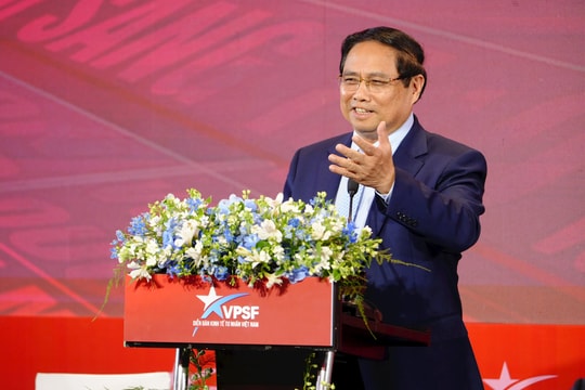 Thủ tướng khen vòm thép lớn nhất hành tinh do Đại Dũng thực hiện: Tốc độ thần tốc trong 10 tháng thay vì 2 năm, tôi rất tâm đắc và xúc động